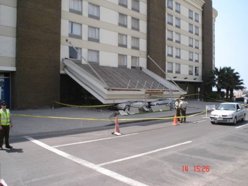 Marquesina Hotel Radison tras el sismo