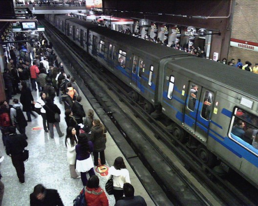 Metro de Santiago © alobos Life, via Flickr.