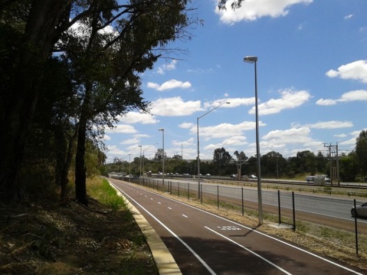 Mais de 100 km de ciclovias em Perth, Austrália. Foto: Zhonde / Guardian Witness.