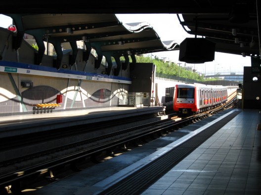 Estación Quilín (L4) del Metro de Santiago. © RiveraNotario, vía Flickr. (Imagen de referencia).