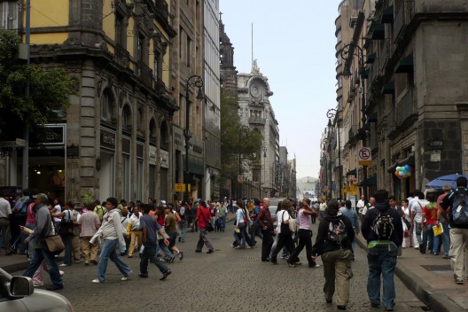 Calle Madero en Ciudad de México. © Yörch, vía Flickr.