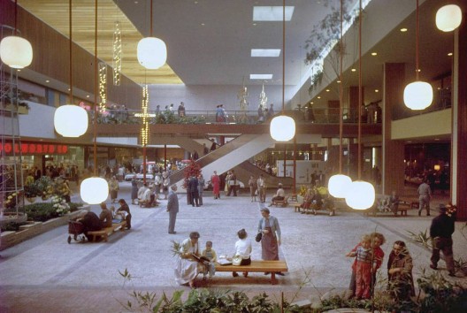 Southdale Center Circa, retratado por Grey Villet (Minnesota, Estados Unidos), 1956. Image vía Shorpy