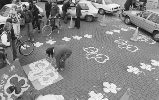 Iniciativas sociales promoviendo la creación de ciclovías. Ámsterdam 1975