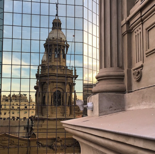 Desde la Catedral Metropolitana de Santiago de Chile. Foto por @santiagoadicto en Instagram