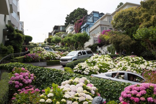 Lombard Street es una de las calles más distintivas de San Francisco